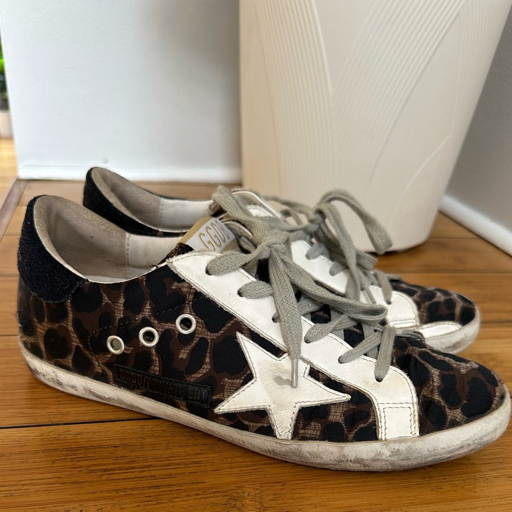 Authentic Golden Goose Superstars size 8 women’s